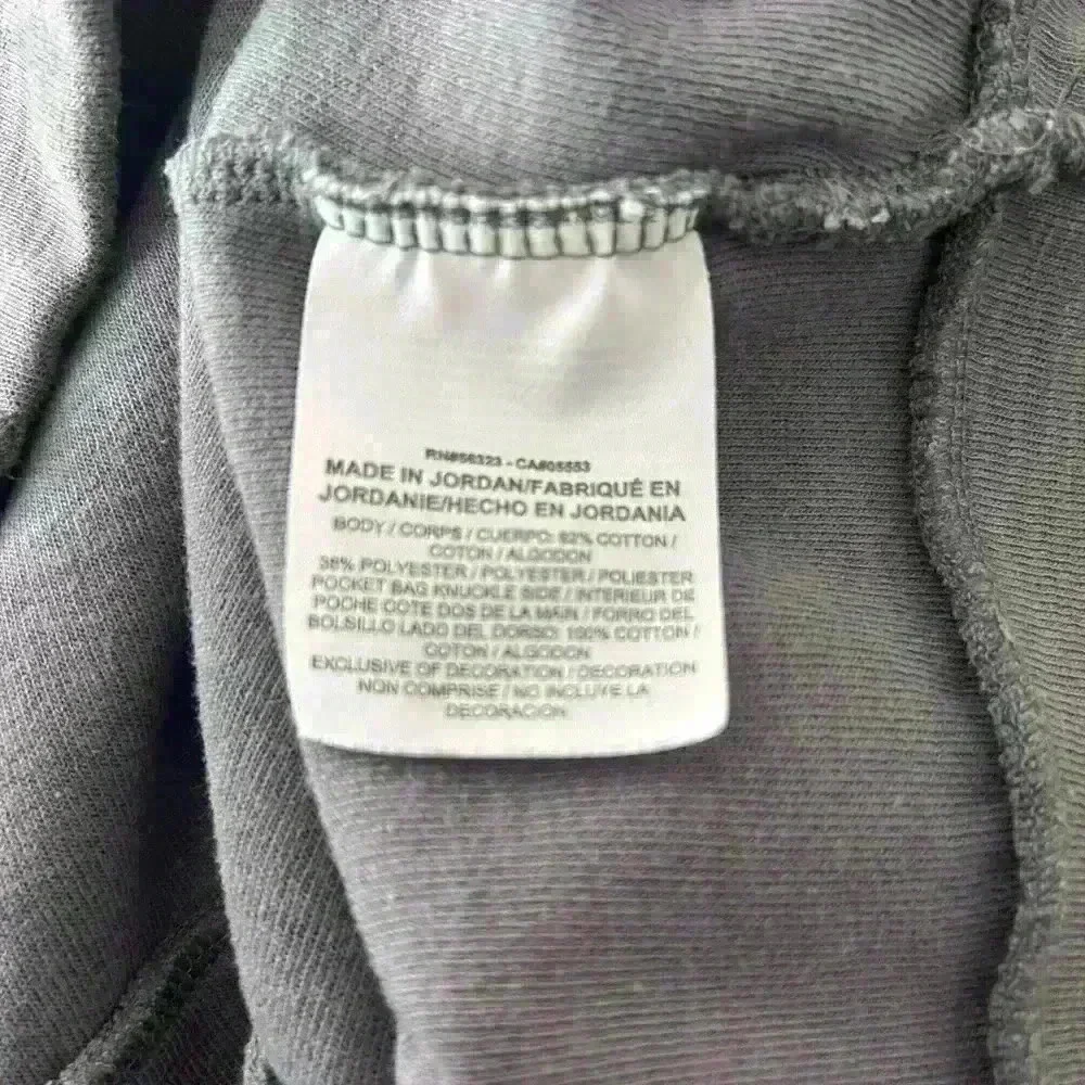 Men's Nike crewneck grey pullover with front pocket size medium